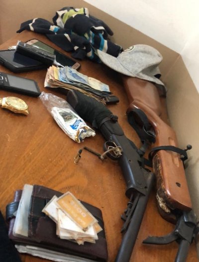Armas apreendidas durante a operao policial - Foto JNE