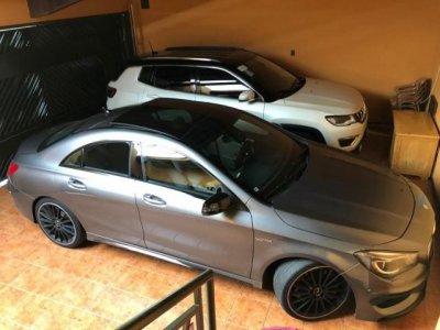 Carros apreendidos nesta quarta-feira durante operao contra contrabandistas de cigarro (Foto: Divulgao)