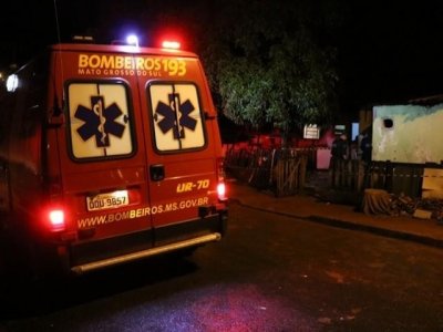 Crime foi na noite de tera-feira, em casa do bairro Piravev. (Foto: Ivinotcias)