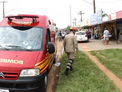 Acidente foi atendido pelo Corpo de Bombeiros (Foto: Paulo Francis)