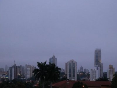 Cu nublado em Campo Grande com ventos gelados. (Foto: Henrique Kawaminami)