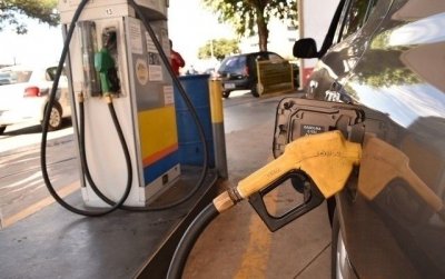 Na semana passada, o preo mdio da gasolina nos postos caiu pela 4 semana seguida (Foto: Reproduo)