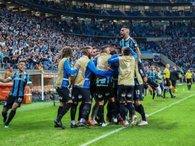 Comemorao dos jogadores ao final da partida. (Fotos: Lucas Uebel | Grmio FBPA)