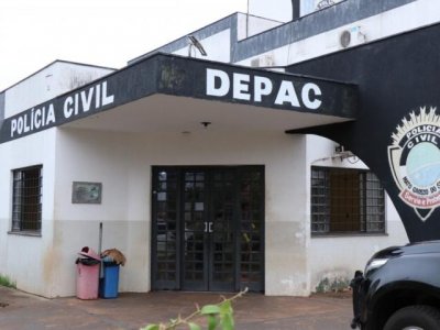 Suspeito de tentar matar o padrasto foi encaminhado para a Depac da Vila Piratininga. (Foto: Henrique Kawaminami)