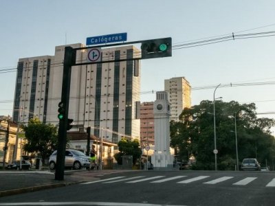 O dia amanheceu aberto em Campo Grande, mas h previso de chuva para  tarde (Foto: Henrique Kawaminami)
