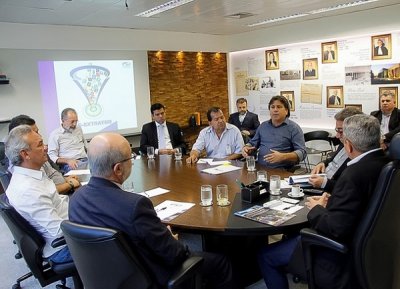 Caravina e prefeitos durante encontro do TCE-MS Foto: Franklin Ribeiro
