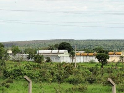 Unei Dom Bosco, localizada na sada para Trs Lagoas, em Campo Grande. (Foto: Henrique Kawaminami)