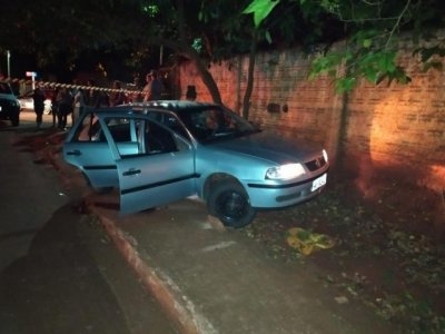 Trs dos quatro ocupantes do Gol morreram durante ataque de pistoleiros (Foto: Jornal da Nova)