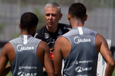 Tiago Nunes  o principal responsvel por uma mudana de pensamento (Foto: Daniel Augusto Jr./Ag. Corinthians)