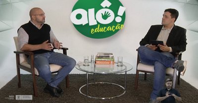 Plataformas de estudo online, aplicativos de mensagens, sites para compartilhamento multimdia, material impresso, e agora teleaulas, auxiliam estudantes da REE