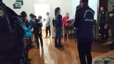 Dona da casa ir responder por infrao  medida sanitria, por promover aglomerao; servio comeou ps pandemia