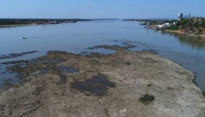 Rio Paraguai possui nveis mais baixos em anos. (Foto: reproduo/Jornal ltima Hora)