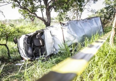 Caminho capotou nas margens da rodovia - Foto: Henrique Arakaki, Midiamax