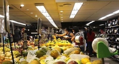 Frutas ficaram mais caras em dezembro (3,62%) (Foto: Tnia Rgo/Agncia Brasil)