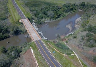 Foto: Chico Ribeiro (Ponte sobre o Rio Santo Antnio)