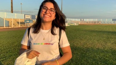Isabelly Melo  a 1 mulher a fazer a narrao de um jogo de futebol em MS - Foto: Arquivo Pessoal
