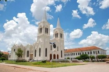 Igreja Matriz da Parquia Nossa Senhora Imaculada Conceio em Aquidauna (Foto: Divulgao)