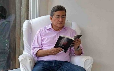 Marcos Estevo dos Santos Moura escreveu livro 