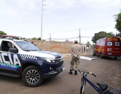 Movimentao de policiais e bombeiros no local onde Ermildo foi morto