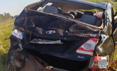 Carro da vtima ficou totalmente destrudo - (Foto: Nova News)