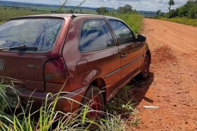 Carro abandonado pela mulher na estrada. (Foto: Jardim MS News)