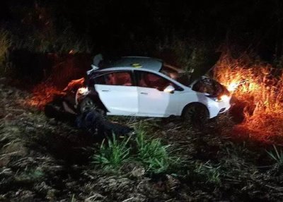 Carro conduzido por Francisco parou s margens da pista. (Foto: Infoco MS)