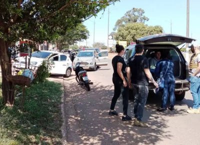 Momento em que Wellington Ojeda era colocado na viatura aps ser abordado na rua (Foto: Divulgao)