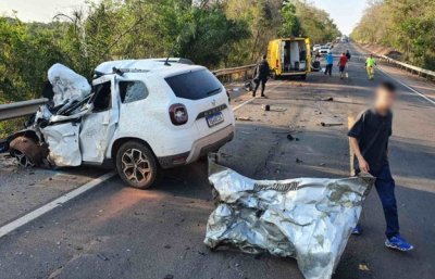 Vtimas estavam em dois carros que colidiram frontalmente - Foto: Edio MS