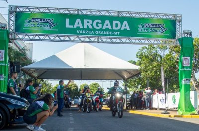 A largada da competio foi em Vrzea Grande, com chegada em Pocon, MT (Chico Ferreira)