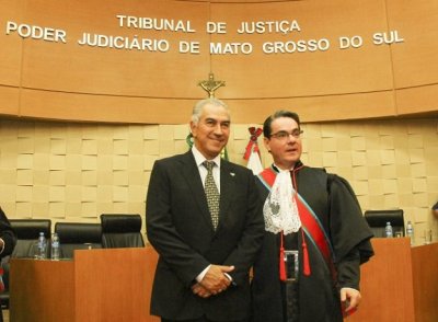 Sesso solene contou com presena de autoridades do Executivo e Legislativo