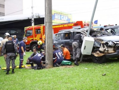 Viatura ficou praticamente destruda - Foto: Nathalia Alcantara/Midiamax