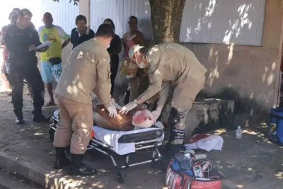 Vtima foi socorrida em estado grave pelo Corpo de Bombeiros. (Foto: Paulo Francis)