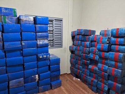 Maconha era armazenada em cmodo de residncia que funcionava como depsito de droga.