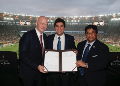 Gianni Infantino, presidente da FIFA; André Fufuca, ministro do Esporte; Ednaldo Rodrigues, presidente da CBF - Foto: Miguel Schincariol/FIFA