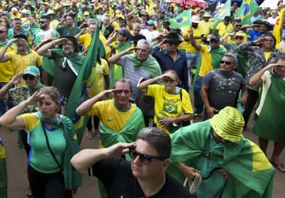 Manifestao em frente ao Quartel General do Exrcito em Braslia - Valter Campanato/Agncia Brasil