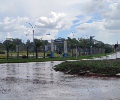 Foto Portal de Aquidauana: Parque dos Ipês - cartão postal de Anastácio