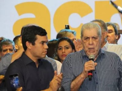 Andr Puccinelli (MDB) discursava no momento em que passou mal. (Foto: Juliano Almeida)