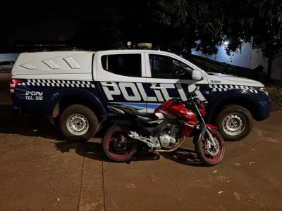 Moto apreendida aps acidente. (Foto: Divulgao | PM)