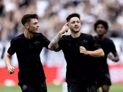 O meio-campista Rodrigo Garro comemora lance da vitria na Neo Qumica Arena. (Foto: Rodrigo Coca/Corinthians)