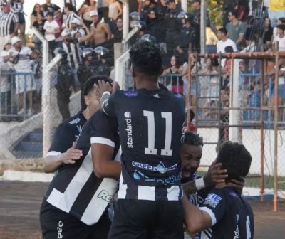 Jogadores do Galo comemoram lance de Joo Vilela, no Saraivo. (Foto: Reproduo/Instagram)