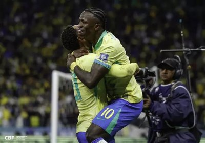 Vini Jr. comemora gol da vitria diante do Paraguai, na Neo Qumica Arena. (Foto: Rafael Ribeiro/CBF)