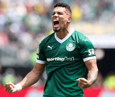 Paulinho comemora o gol (Foto Divulgao)