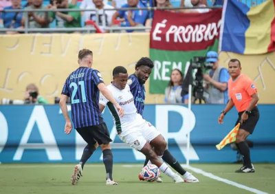O primeiro a entrar em campo  o Fluminense - Foto divulgao