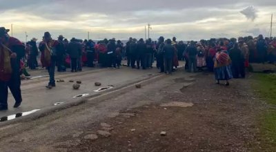 Imagem mostra manifesta��es que se espalharam por rodovias e cidades bolivianas (Foto: Jana�na Mello)