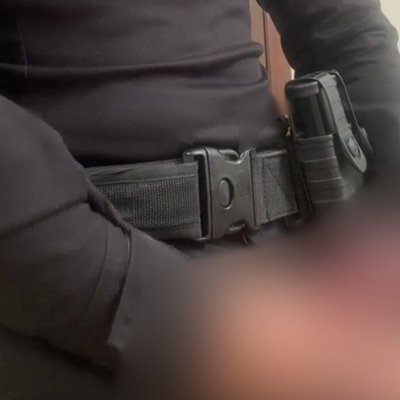 Agente penal aparece fardado durante videochamada na quinta-feira (5). (Foto: Direto das Ruas)