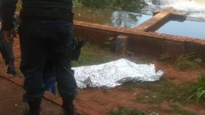 Adolescente de 15 anos bate a cabe�a ao saltar em rio e morre afogado