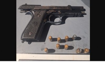 A arma de fogo do autor foi apreendida pela Choque (Foto: Divulga��o)