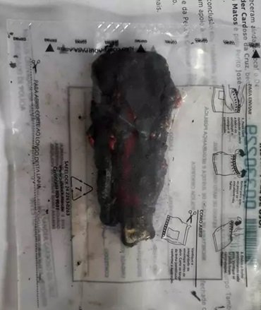 Isqueiro apreendido na casa onde menino morreu durante inc�ndio (Foto: Direto das Ruas)