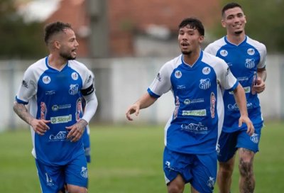 Juninho marcou um gola�o do meio-campo na vit�ria do Aquidauanense sobre o Uni�o ABC. (Foto: Vin�cius Eduardo/@eduardofotoms)