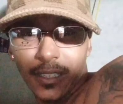 Vitima foi morta quando chegava en casa com a familia
